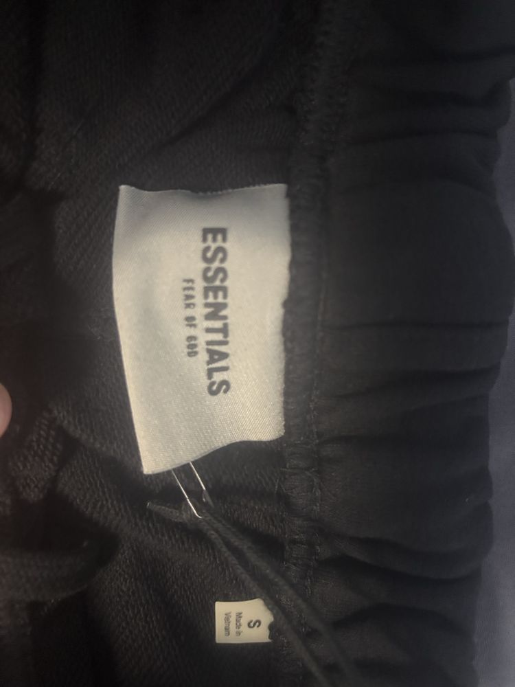 Pantaloni scurti Essentials negrii