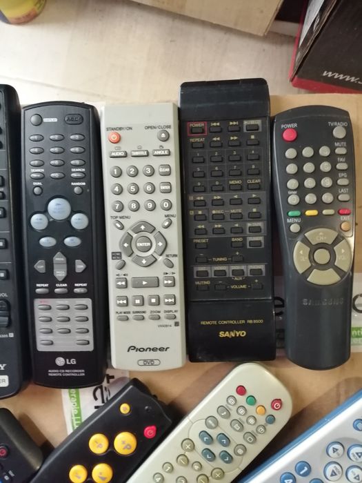 Lot 10 telecomenzi Philips ,Sony , LG , Pioneer, Sanyo funcționale
