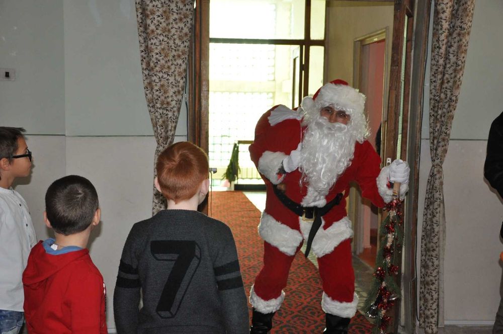 Moș Crăciun de inchiriat