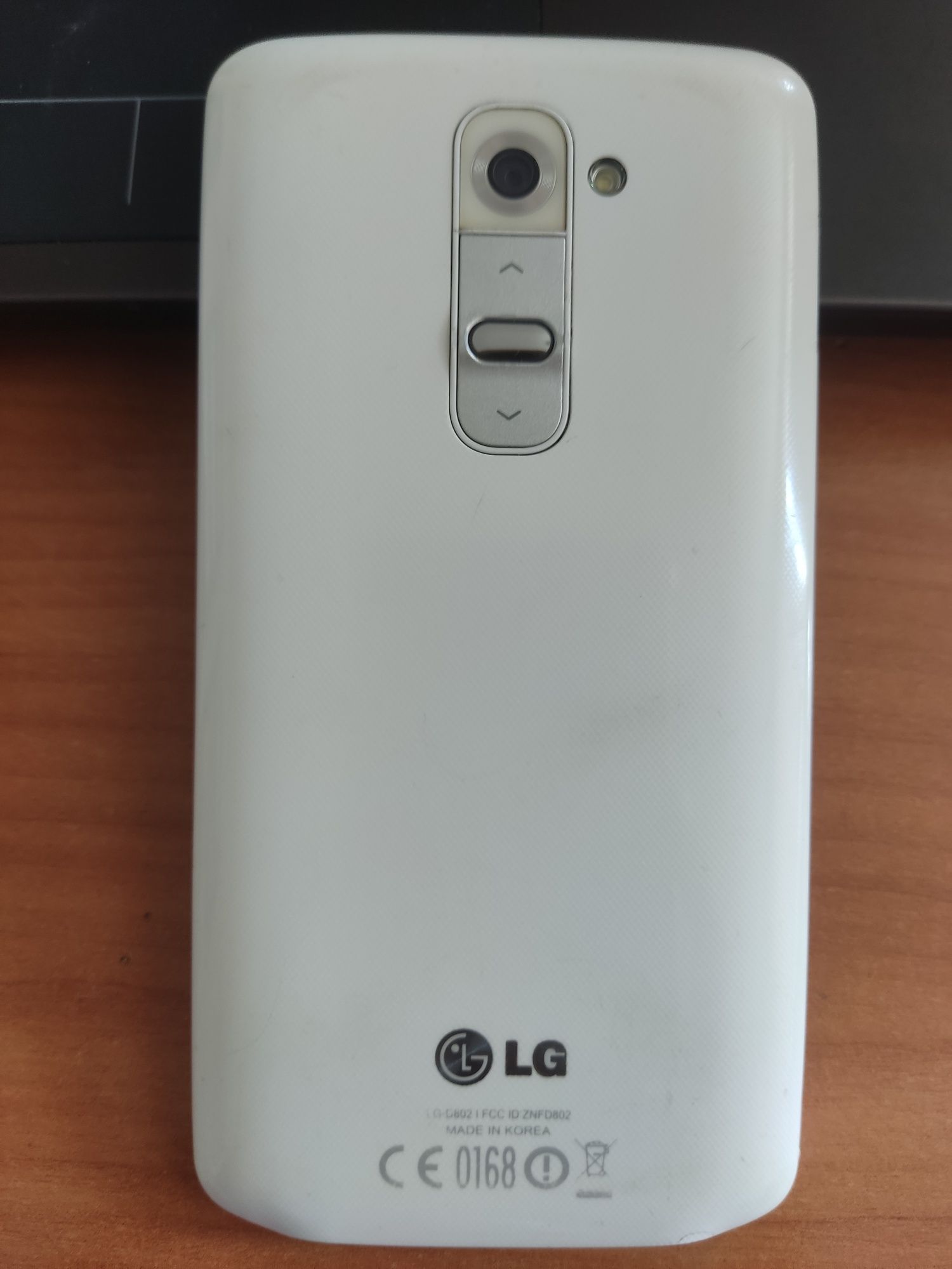 Срочно продам LG  телефон хорошим состоянии белого цвета