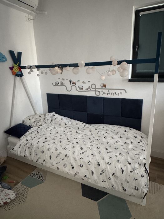 Pat copil montessori 90/200 tip cort cu luminite si panouri tapitate