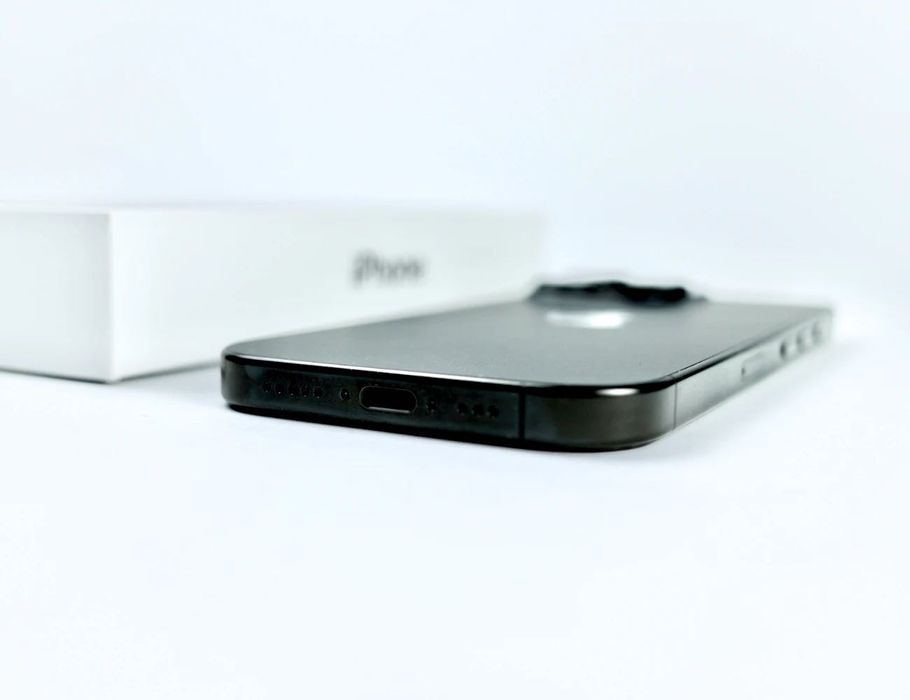 iPhone 16 Pro 1TB Black Titanium – като нов, гаранция до 2026 г