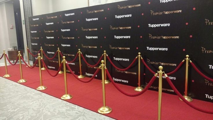 Аренда стойка красная дорожка для открытия