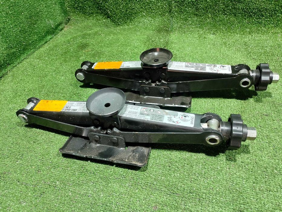 Продам Оригинальный домкрат на Mercedes Benz А Class / В Class W 168