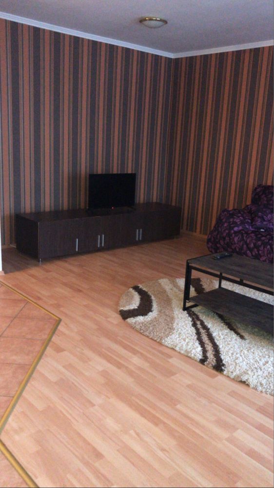 Inchiriez pe termen lung apartament in Orasul Sinaia