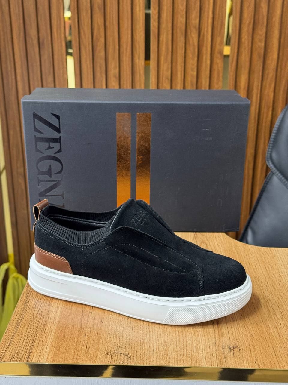 Zegna oyoq kiyim sotiladi