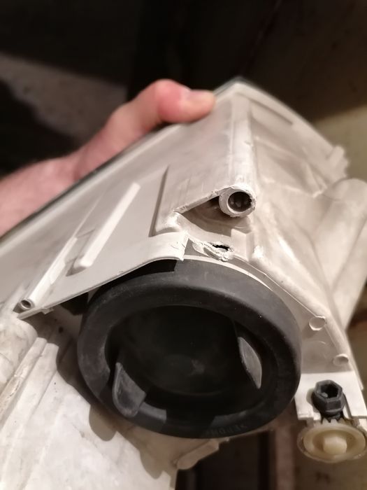 Far stânga Skoda Octavia 2