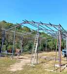 Vând hală metalică 10 x8x4 din profil ipe stâlpi de 160 și fermele tot