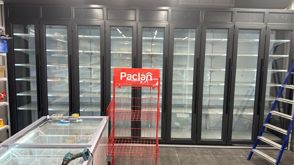 Пристенные холодильники на заказ