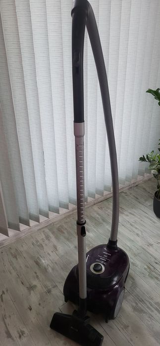 Прахосмукачка Philips Performer