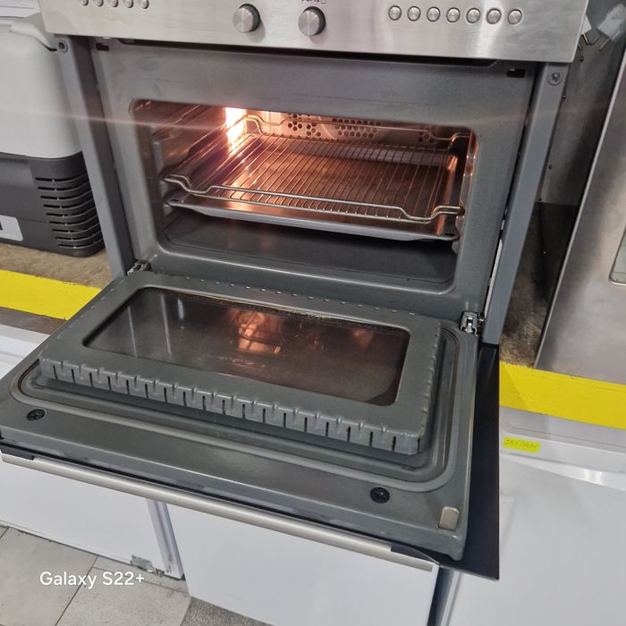 Компактна фурна с вградена микровълнова фурна SIEMENS HB86P570B