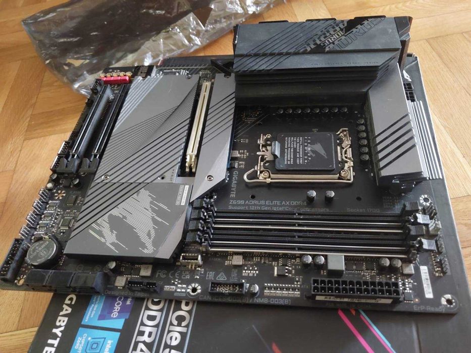 i5 13600KF + Gigabyte Z690 Aorus Elite AX, DDR4