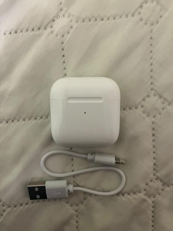 AirPods слушалки