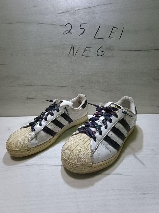 Adidas superstar !