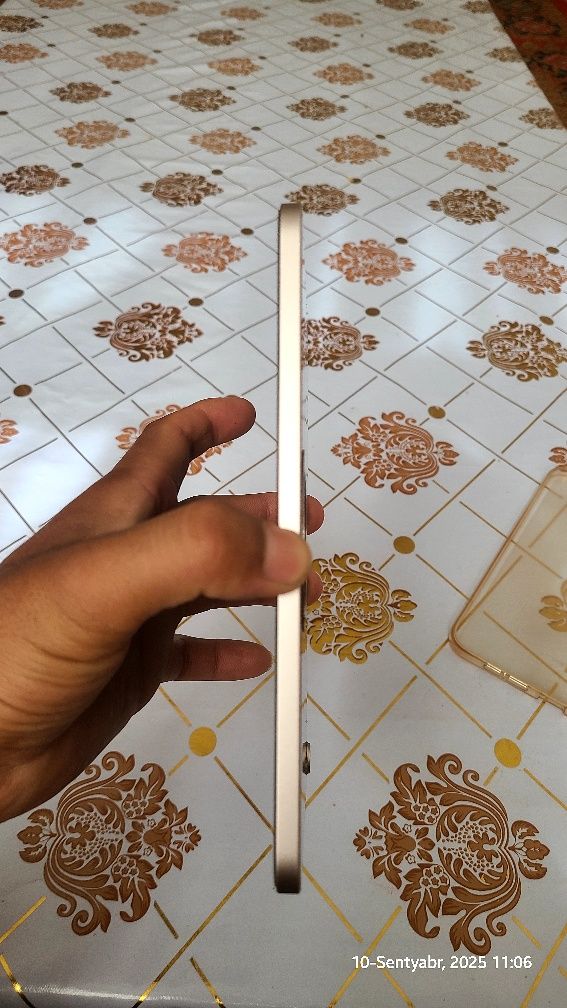 ipad mini 6 64 wi-fi koropkasi bor ishlashi yaxshi usta kòrmagan