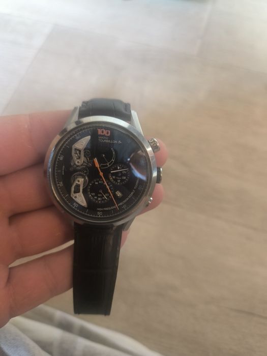 Продам часы Работают