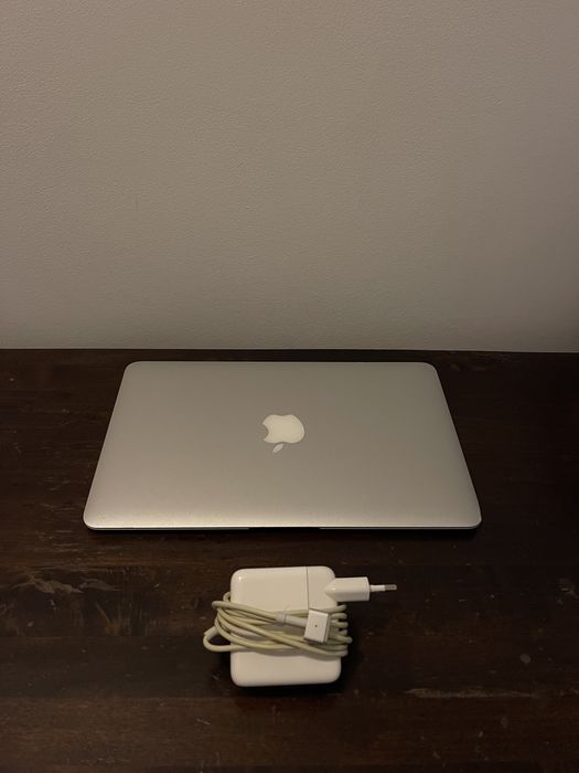 MacBook Air 11-inch Mid 2012 Edu Only