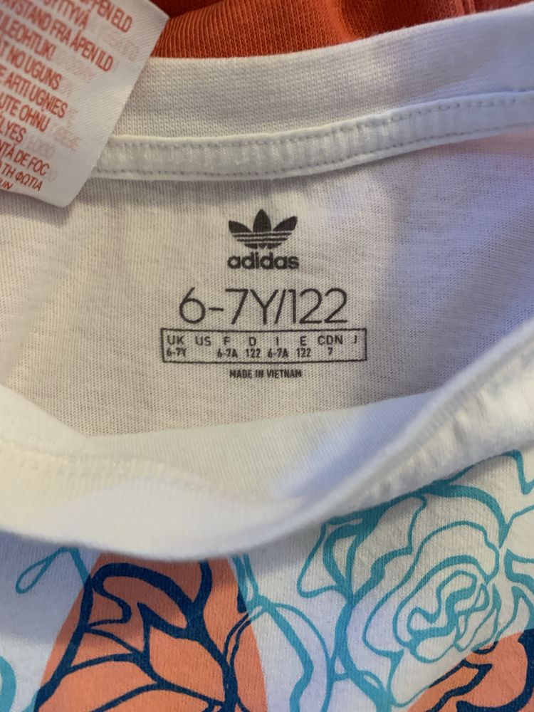Compleu plus 3 tricouri ADIDAS ORIGINALS ca NOI marime 122