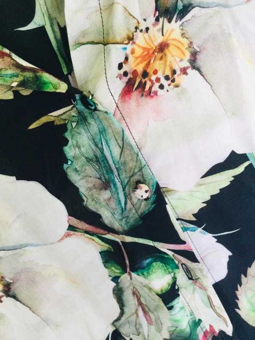 Camasă cu imprimeu floral – stilul perfect pentru primăvară!