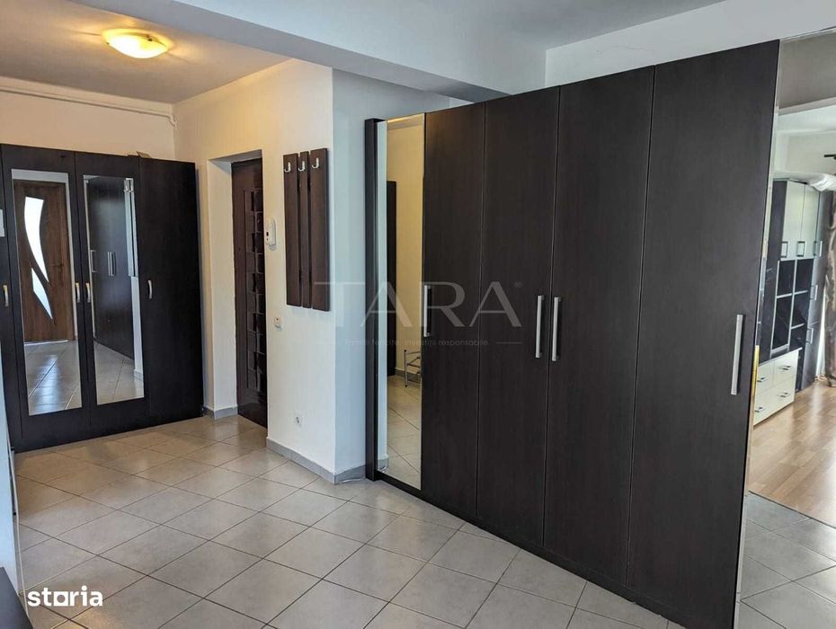 Apartament cu o cameră decomandat în zona Regal.
