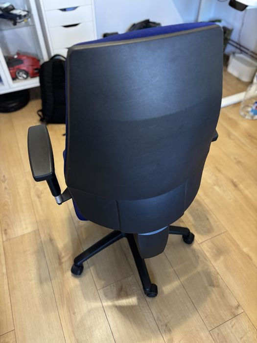 Scaun de birou curatat profesional