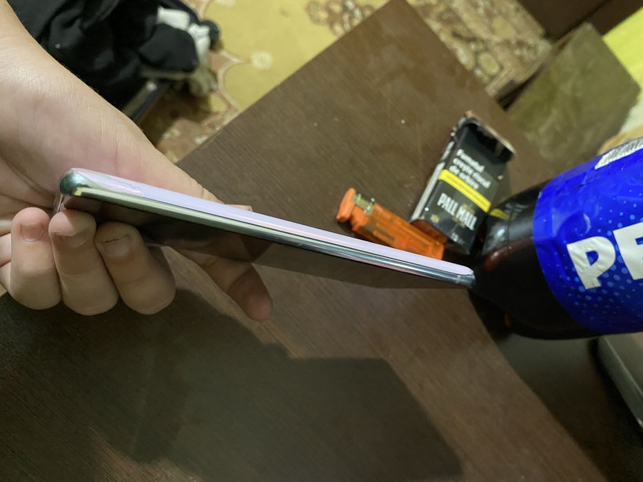 Vand Samsung S20 fe ,placa de baza stricata
