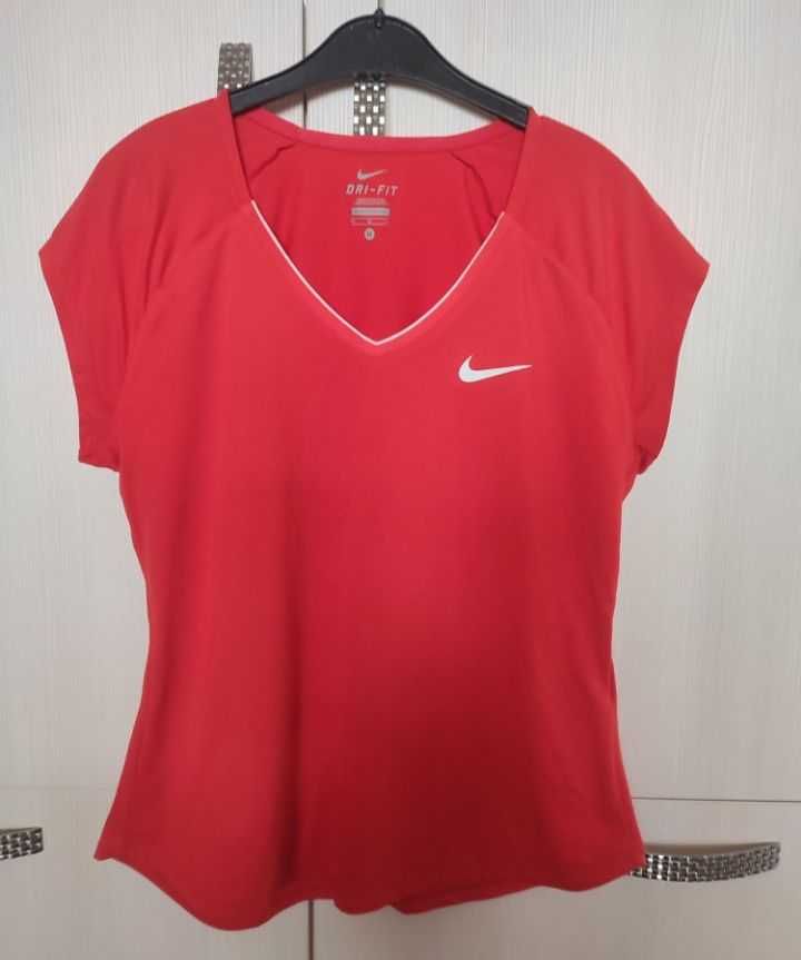 Дамска тениска Nike и памучен клин