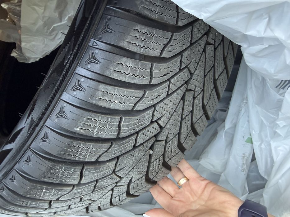 KUMHO winter 205/55/R 16 ДОТ 2024 г , 350 лв комплект