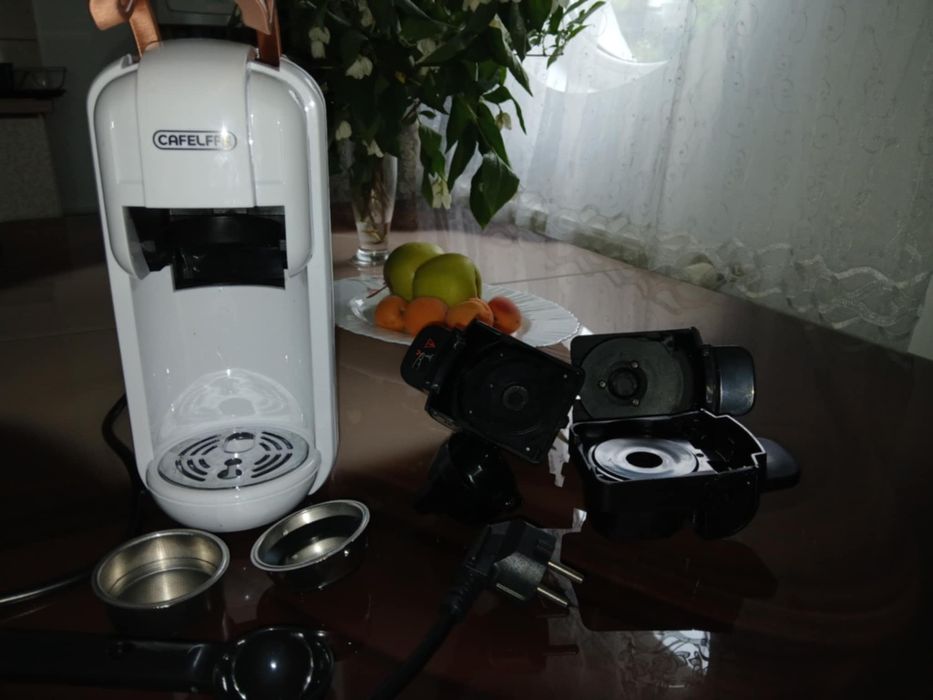 Cafetiera nou nouță, desfăcuta doar pentru poze