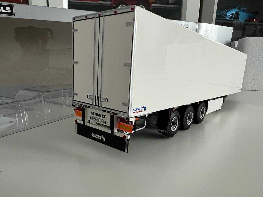 Schmitz Cargobull Box Trailer - 3 Axe - WSI Models - 1:50