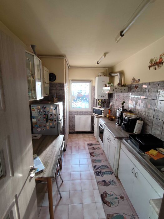 Vand aparatament 3 camere Calea Poplacii