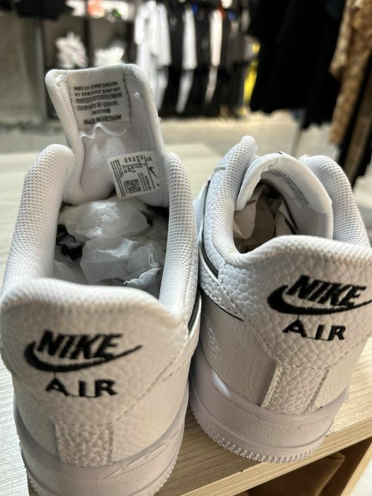 Adidasi Nike airforce 1.