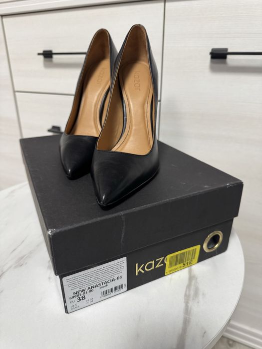 Pantofi din piele naturala Kazar