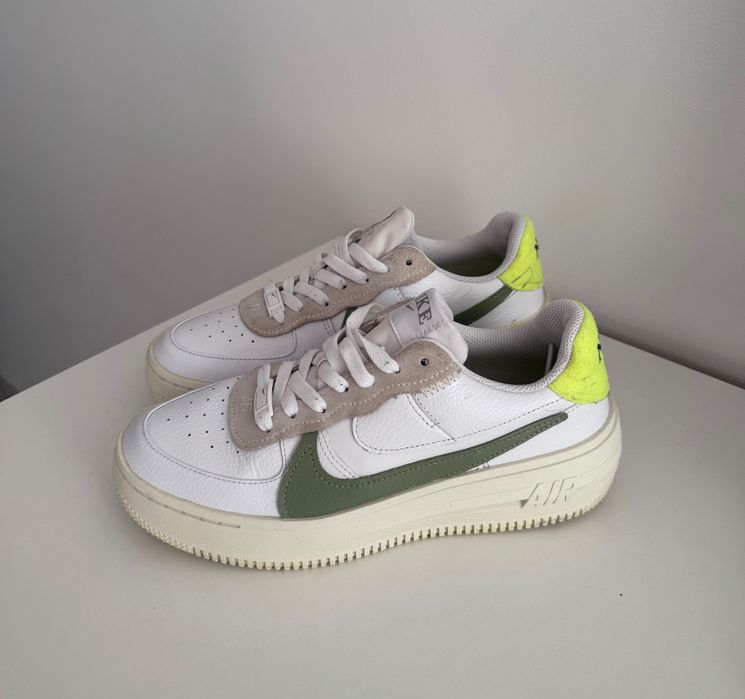 Обувки Nike дамски