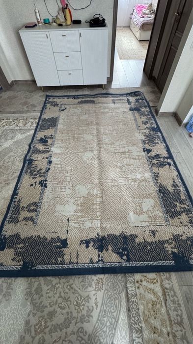 Продам ковер срочно