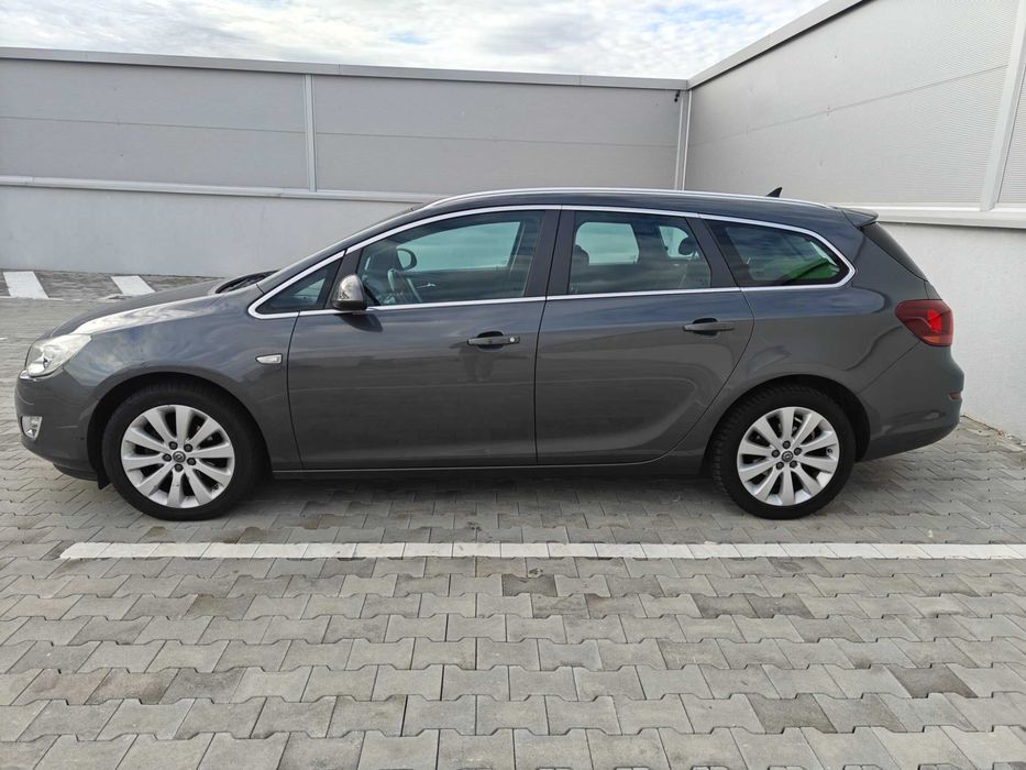 Opel Astra J Sports Tourer import recent Olanda