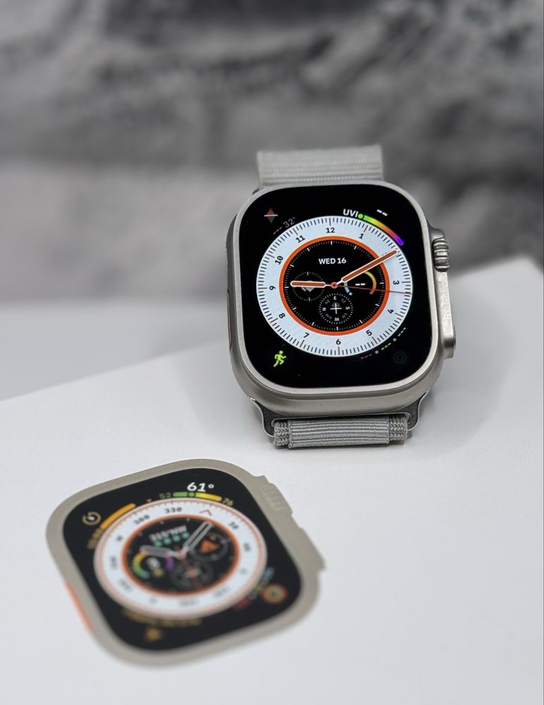 Apple Watch Ultra GPS + Cellular, 49mm, Titanium Case, Starlight Loop