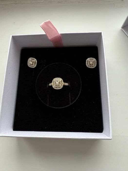 Продам бриллиантовые пусеты с кольцом