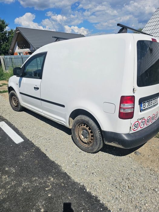 De vanzare volkswagen caddy 1.6 dizel preț 2.700 euro negociabil