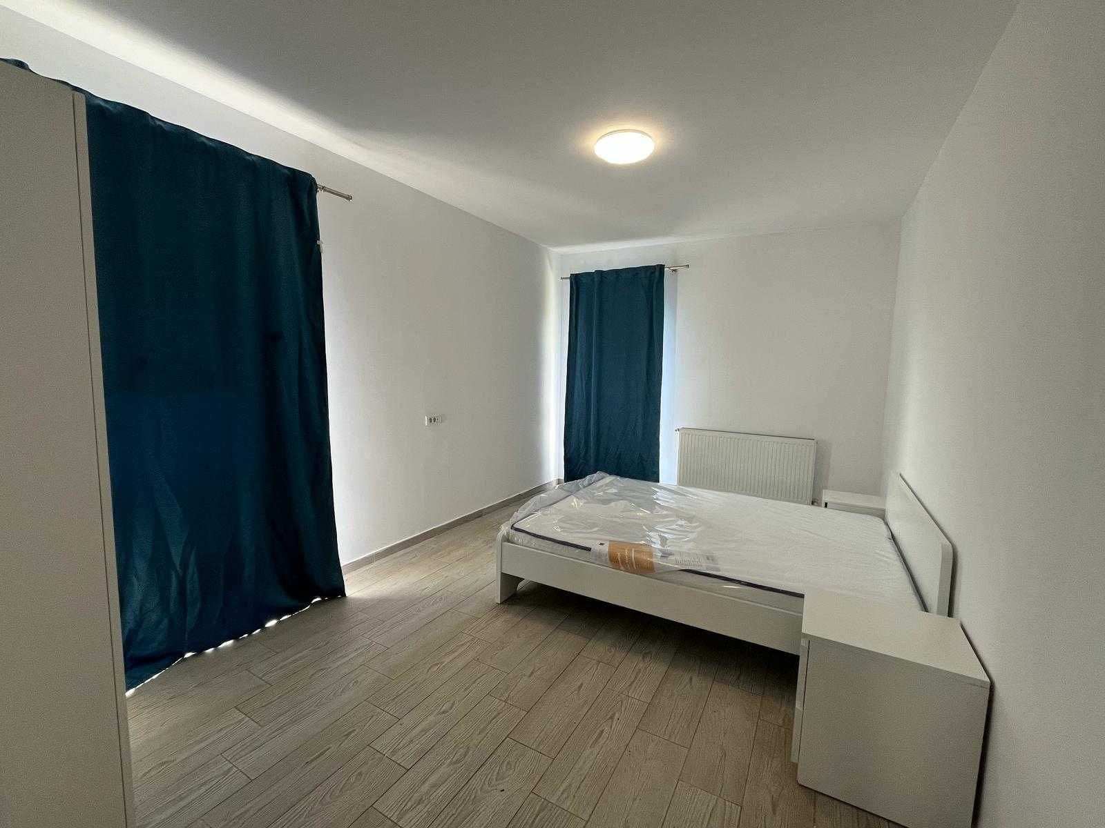 Proprietar - Inchiriez vila cu 6 camere,3 bai,180 mp,disponibila