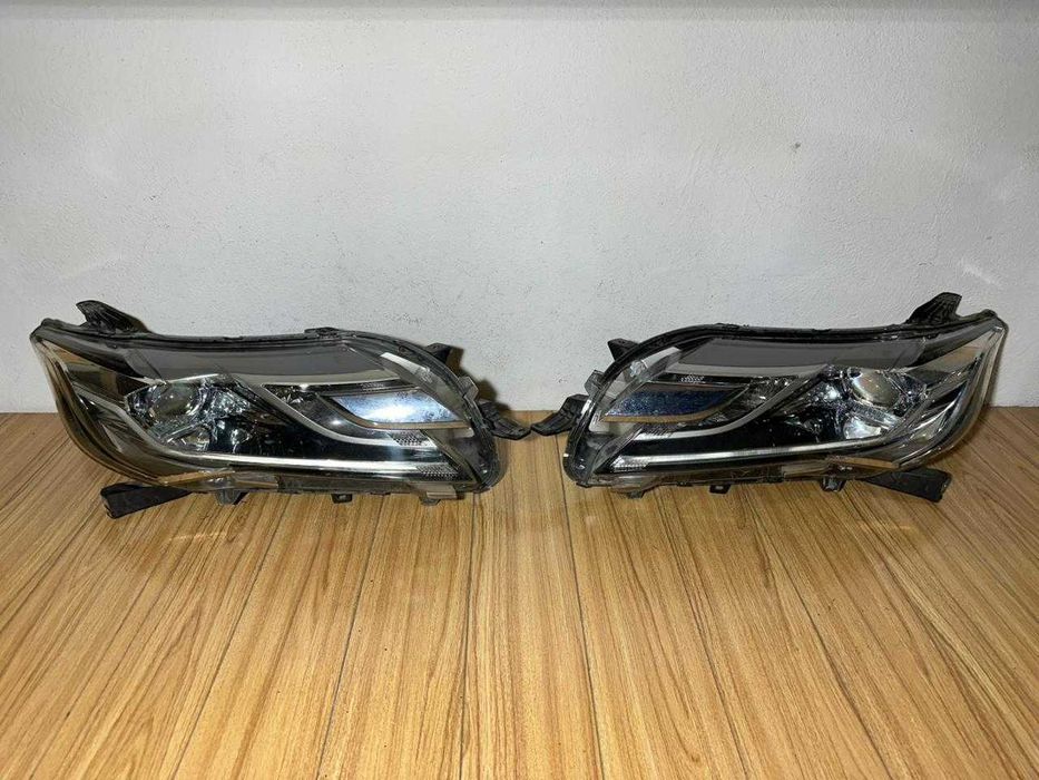 Фары 2шт Оригинал Б/У Mitsubishi Pajero Sport 15-19г Montero Митсубиси