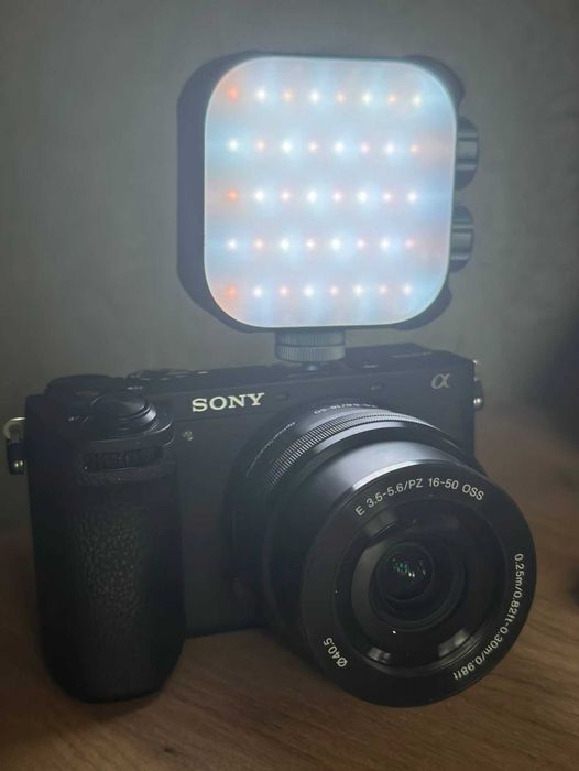 Продаю камеру Sony 6700 + 2 обьектива, стаб, микрофон (+много всего)