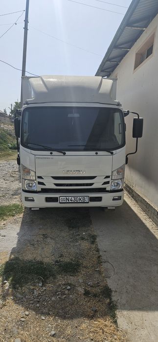 Isuzu sotiladi gaz bor 70/30 yangi salondan uyga