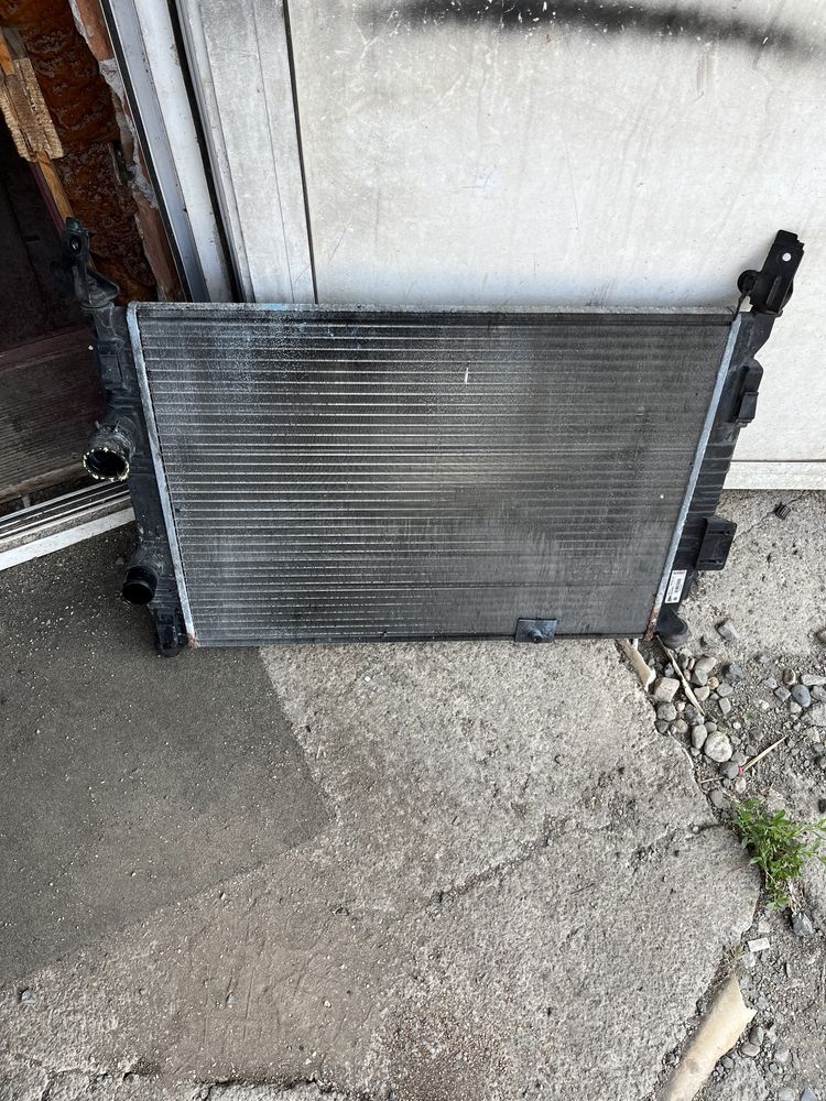 Radiator apa nissan qashqai 2.0 benzina an 2009