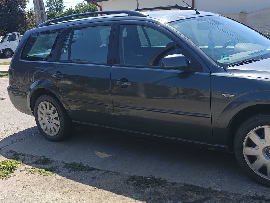 Vând mașină Ford mondeo