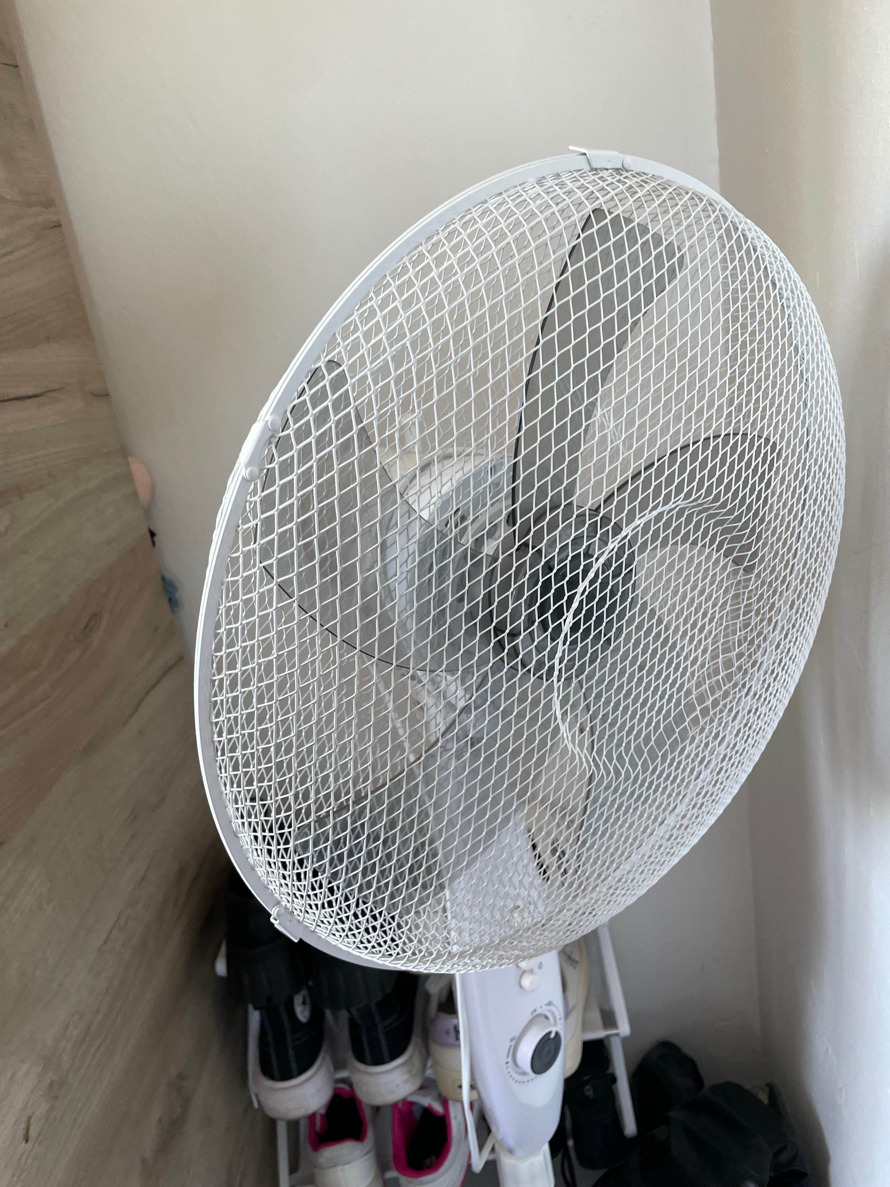 Ventilator  - alb