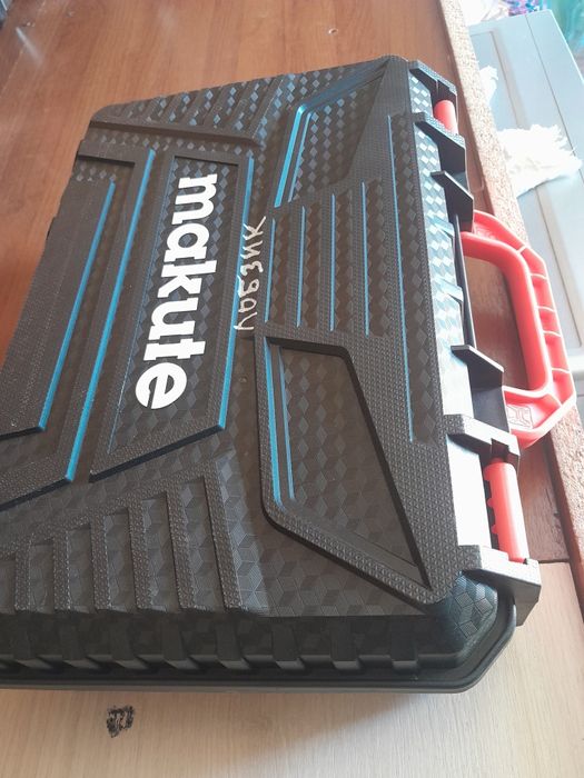 Лобзик сатылады.