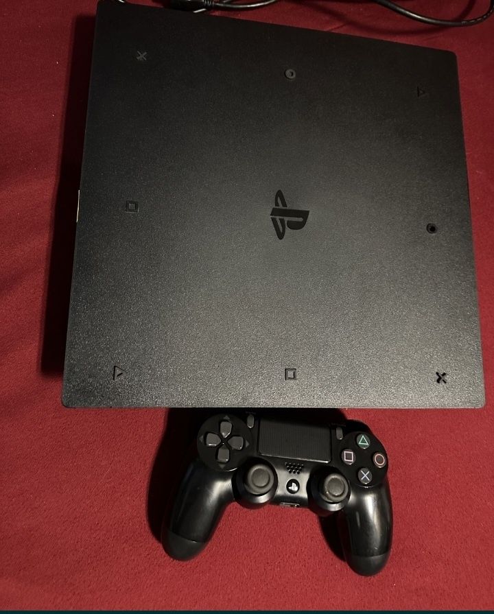 Ps4 pro 890 GB s 3 igri