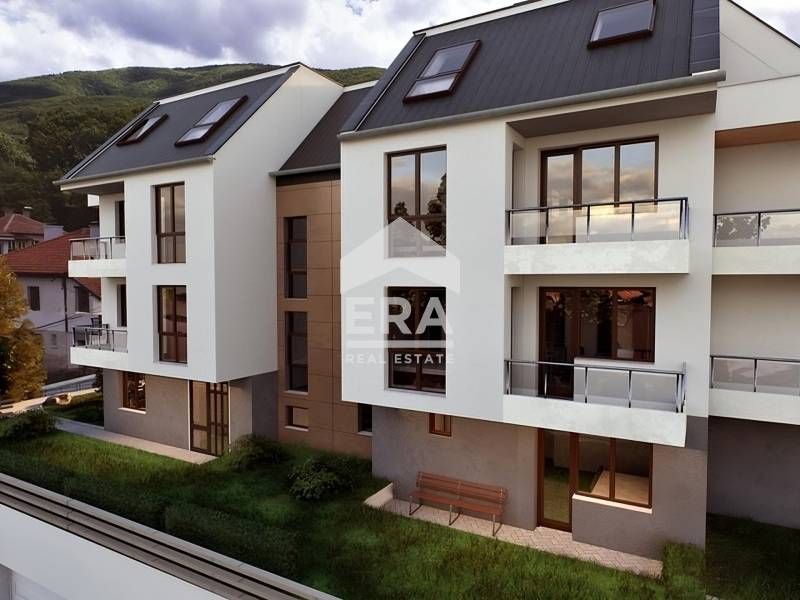 Продава се Тристаен апартамент в София, Бояна - 111 кв.м за 3298 €/кв.м - Снимка #2