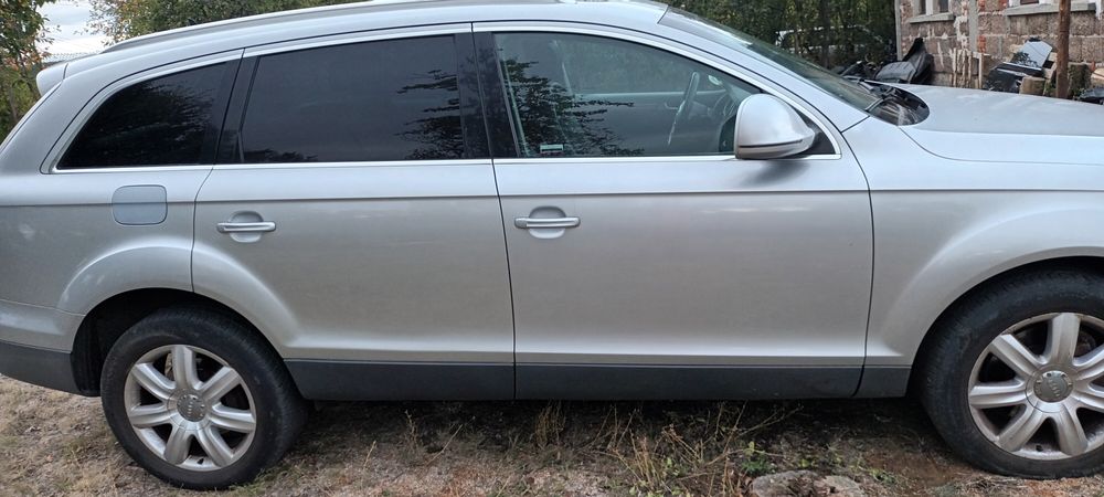 Audi Q7 3.0 TDI.  НА ЧАСТИ.